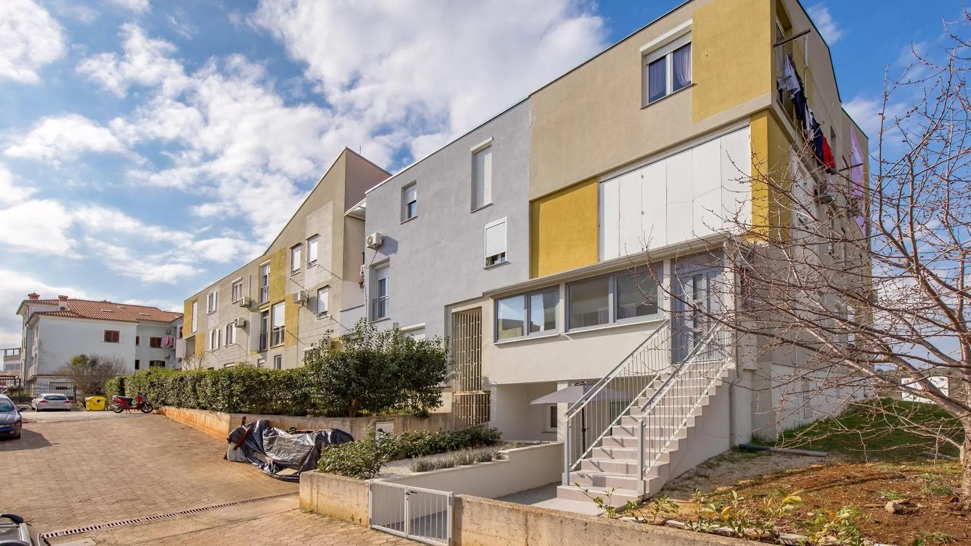 Charming Apartments Bako ロヴィニ 0*,